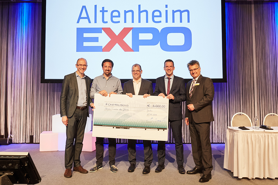 TERRANUS Geschäftsführer Markus Bienentreu mit dem Betreiber sowie Investor des Jahres bei den Altenheim EXPO Awards 2019